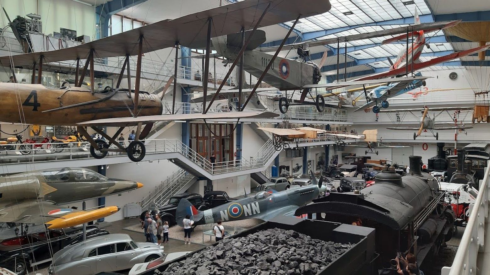 Пражские чудеса: Обзорная экскурсия с билетом в Национальный технический музей