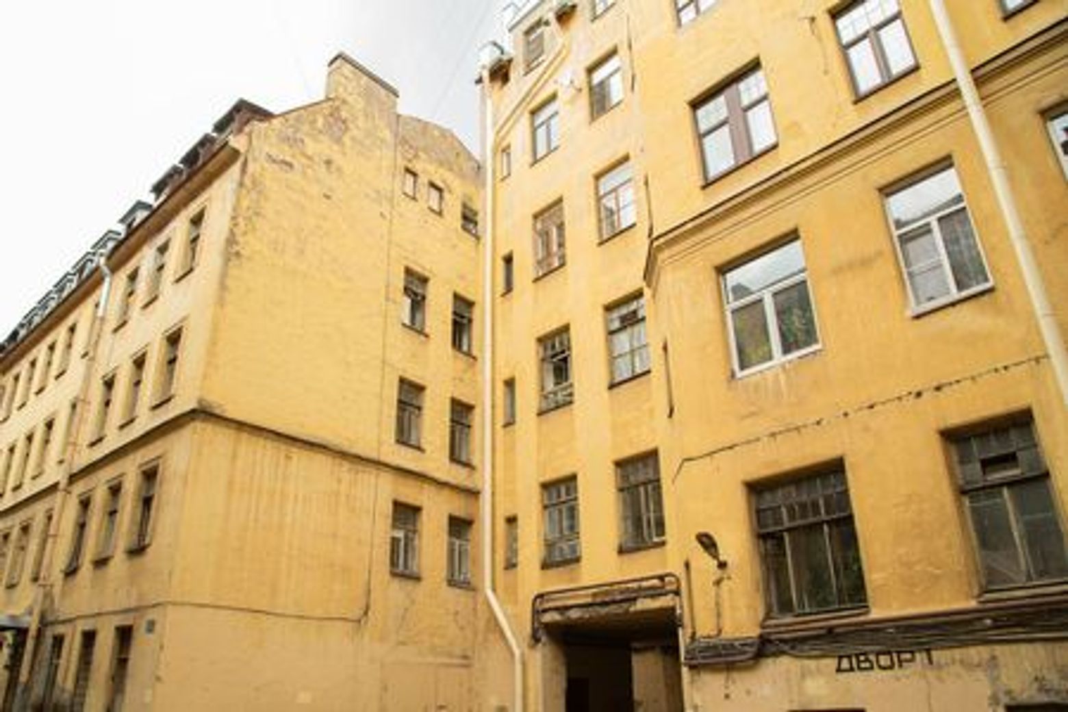 Фантастические фасады и дворы Петроградки: прогулка от Петроградской до Спортивной - photo 4