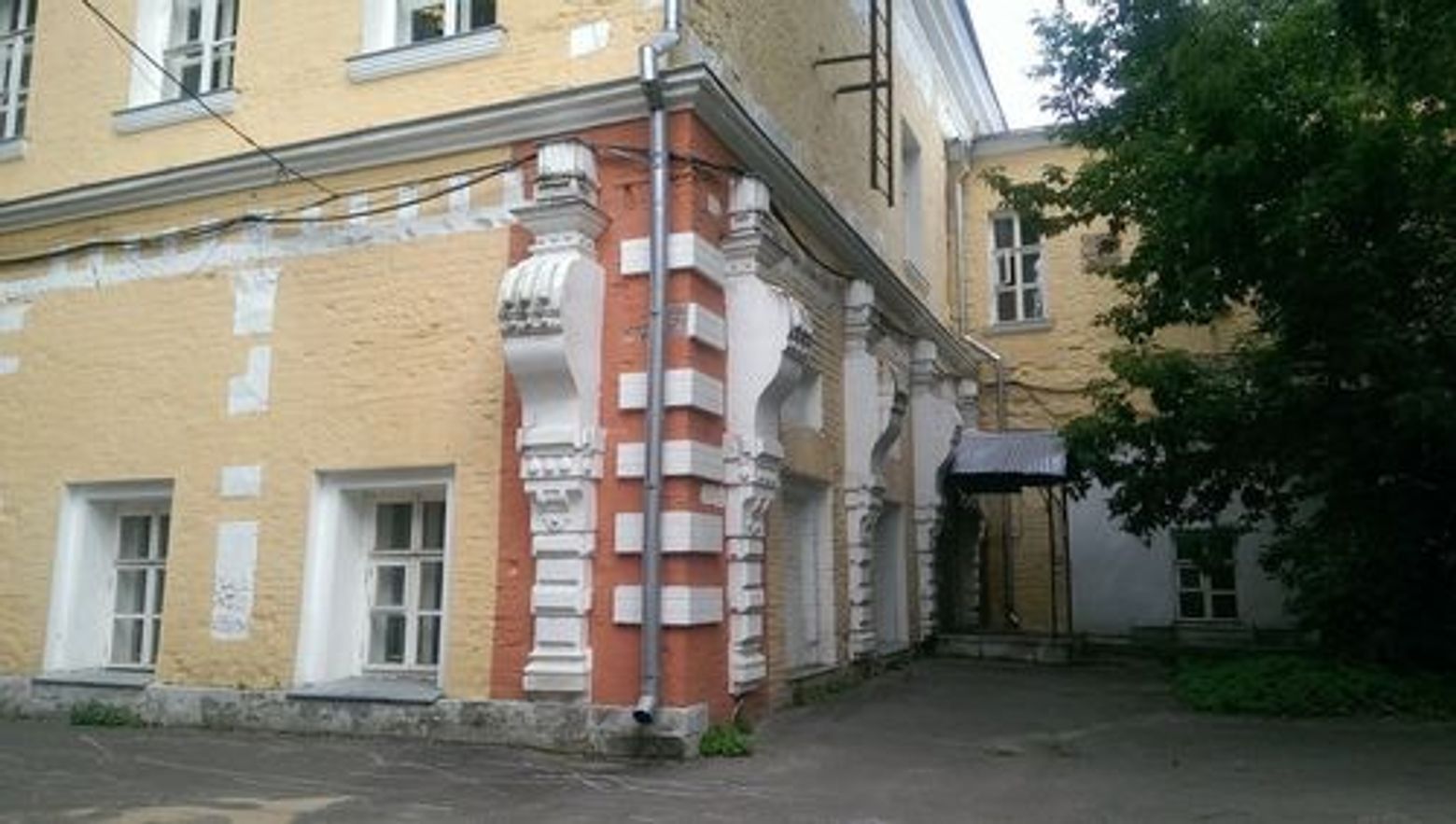 Басманный: прогулка по самому «иностранному» району Москвы - photo 3