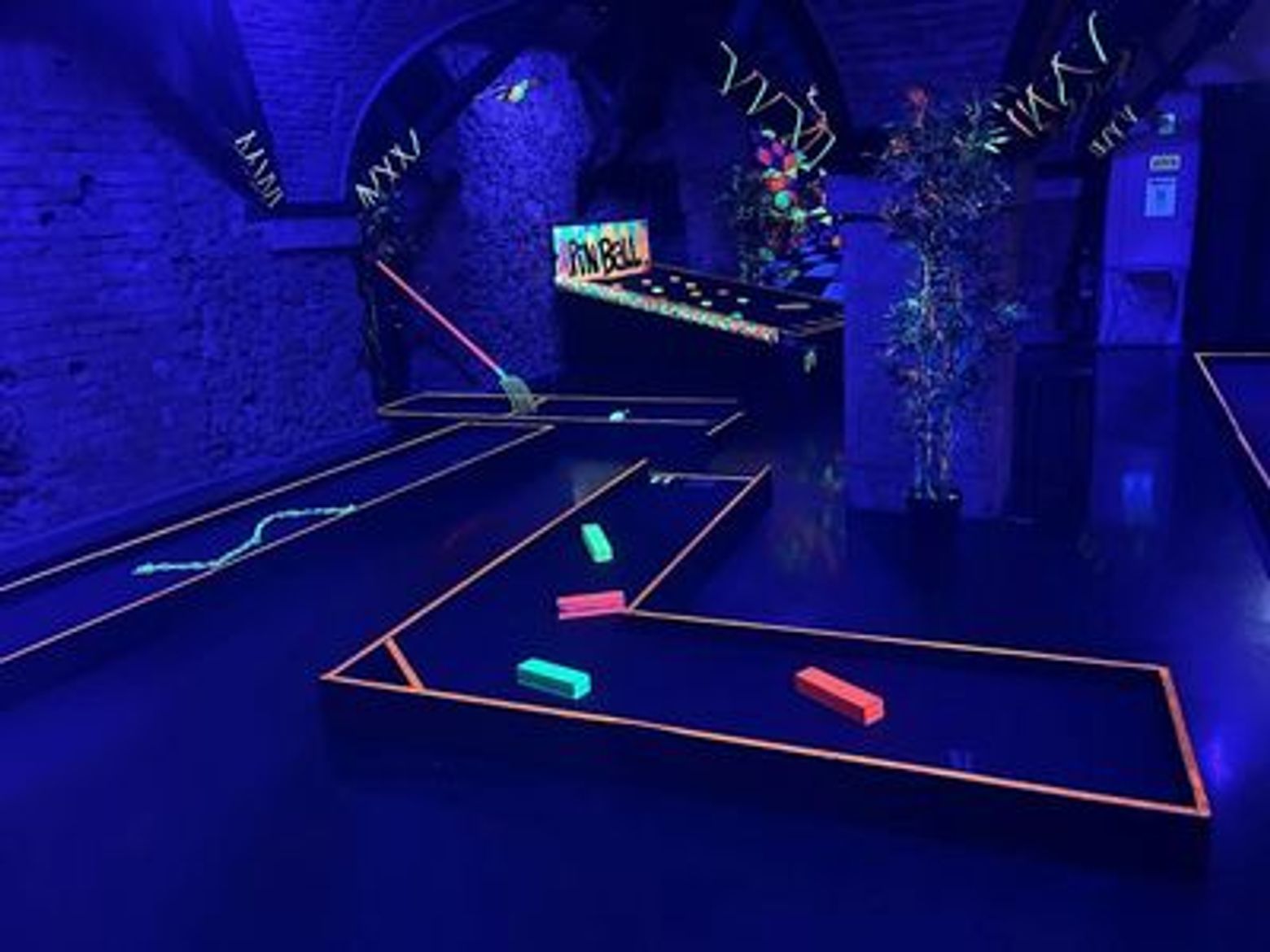 Минигольф Лиссабон: 18-луночное поле для минигольфа + доступ в бар - photo 3