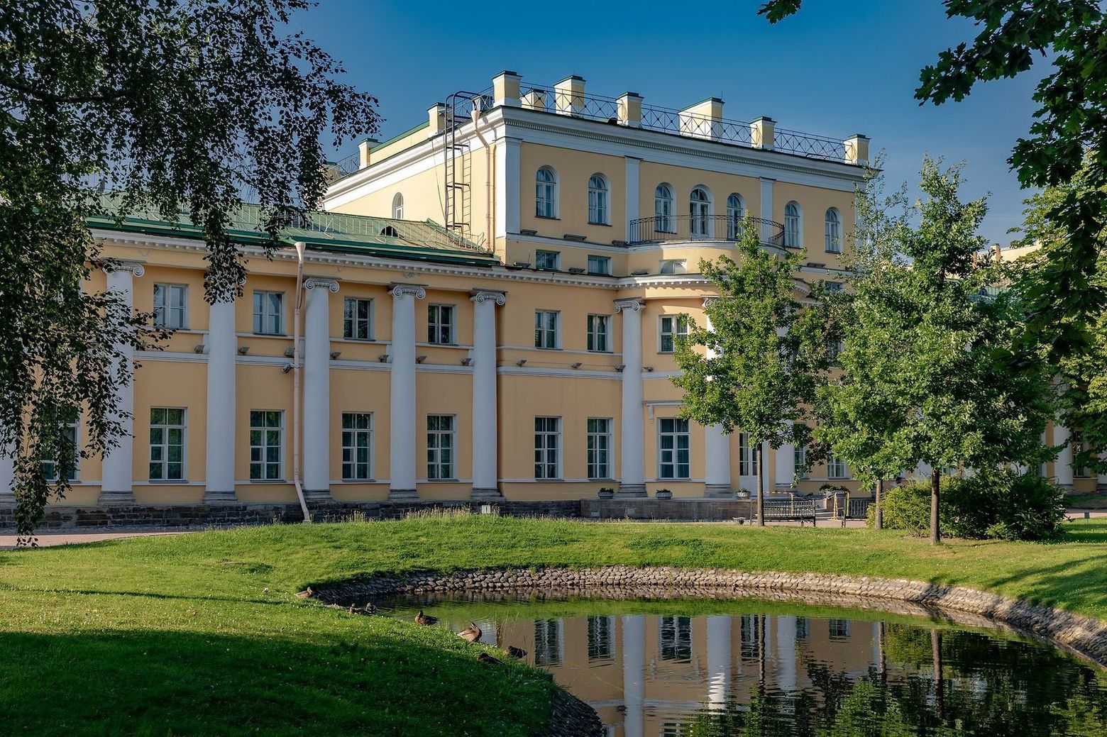 Литературный Петербург: прогулка по местам великих писателей