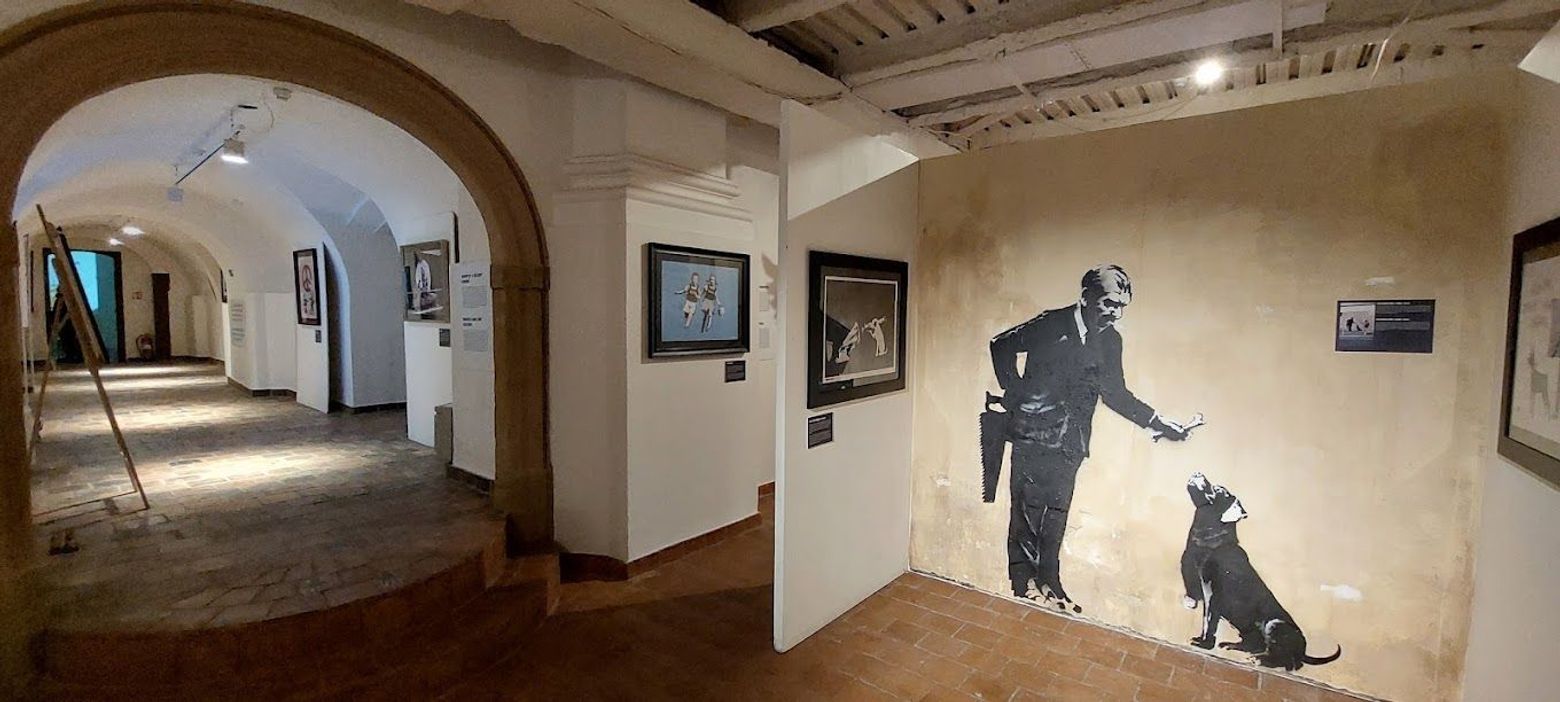 Аудиопрогулка по Праге с билетом в музей "Мир Бэнкси"