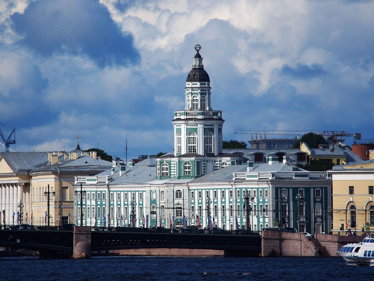 Петровская Кунсткамера — аудиоэкскурсия в приложении (без билета)