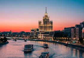 Москва: Аудиогид для прогулки по Москве-реке на теплоходе («Огни Небоскрёбов»)