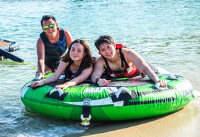 Пляжный клуб "Ола": Вход и водные развлечения