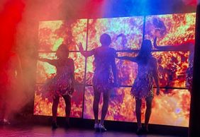 Таверна Music Hall на Тенерифе: билет на комедийное дрэг-шоу + ужин