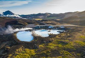 Водопад Годафосс и природные бани Миватн: вход + трансфер из Акюрейри