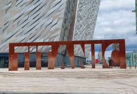 Обзорная аудиоэкскурсия по Белфасту с билетом в музей "Титаник-Белфаст"