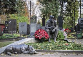Новодевичье кладбище: постояльцы и их истории. Небанальная аудиопрогулка в Москве