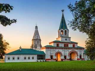 Москва: аудиопрогулка в парке Коломенское с билетом в домик Петра I