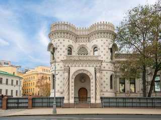 Воздвиженка: историческая прогулка по центру Москвы