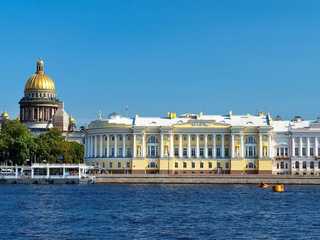 Парадный Петербург: прогулка по Английской набережной до Синего моста