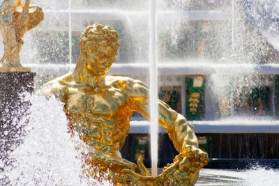 Спасти друга Самсона: квест-экскурсия по Нижнему парку Петергофа