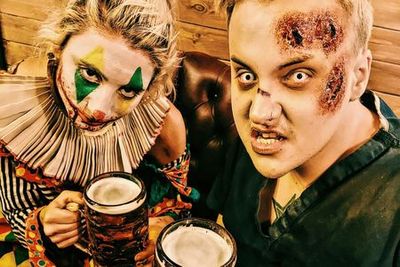 Лондонский мост: входной билет + Bratwurt хот-дог с пивом - photo 4