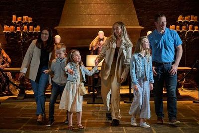 Вход в студию «Игра престолов» и трансфер на автобусе - photo 4