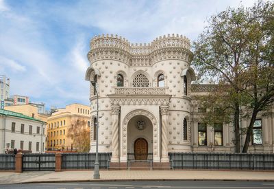 Воздвиженка: историческая прогулка по центру Москвы