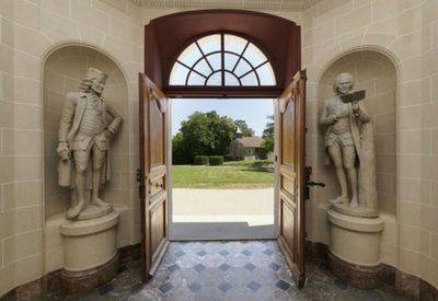 Замок Вольтер: Билет с быстрым входом - photo 2