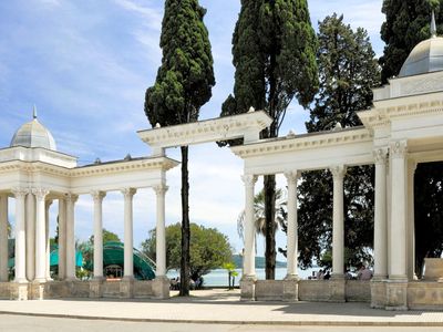 Сухум: аудиопрогулка по набережной древнего приморского города