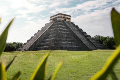 Chichén Itzá, Izamal и Cenote Xcajum: трансфер из Мериды и обратно + обед - photo 2