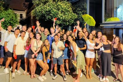 Афины: поход по барам + неограниченное количество напитков + вход в ночной клуб