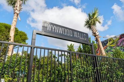Стены Wynwood: общий билет + сеанс покраски аэрозолем