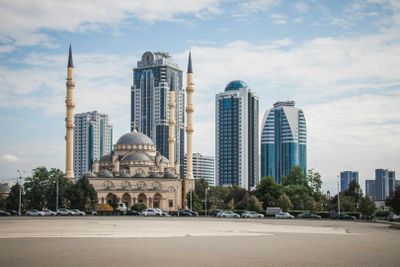 Грозный: аудиоэкскурсия по центру и необычным уголкам города