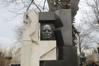 Новодевичье кладбище: постояльцы и их истории. Небанальная аудиопрогулка в Москве - photo 4