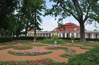 Петергоф: билет и обзорная экскурсия по Нижнему парку - photo 3