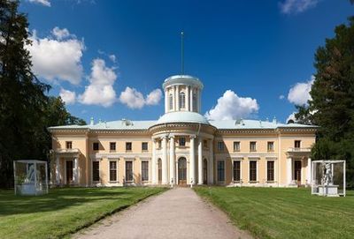 Фривольные сфинксы и пустые склепы: квест-экскурсия по парку усадьбы Архангельское (без билета) - photo 3