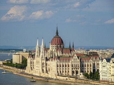 Budapest: St. Stephen's Basilica Ticket & City Walk Audio Tour - photo 3