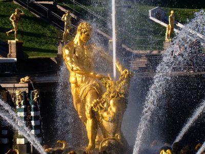 Петергоф: билет и обзорная экскурсия по Нижнему парку - photo 2