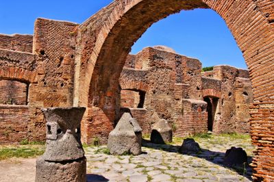 Pompeii, Herculanuem & Vesuvius: Skip The Line Tickets + Roundtrip From Naples - photo 2