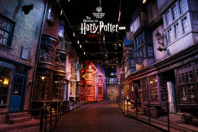 Музей Harry Potter Warner Bros. Studio в Лондоне: Краткий путеводитель + Трансфер на поезде - photo 2