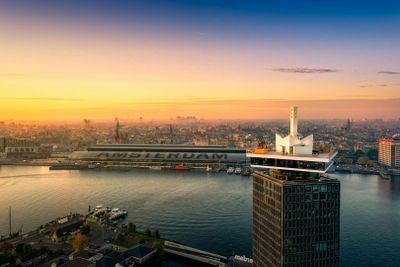 A'DAM Lookout: входной билет + меню бургера - photo 2