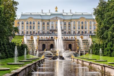 Спасти друга Самсона: квест-экскурсия по Нижнему парку Петергофа (без билета)