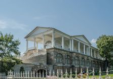 Камерон...