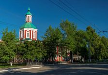 Церковь Трех Св...