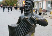 Памятник саратов...