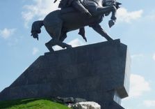 Памятник Салават...