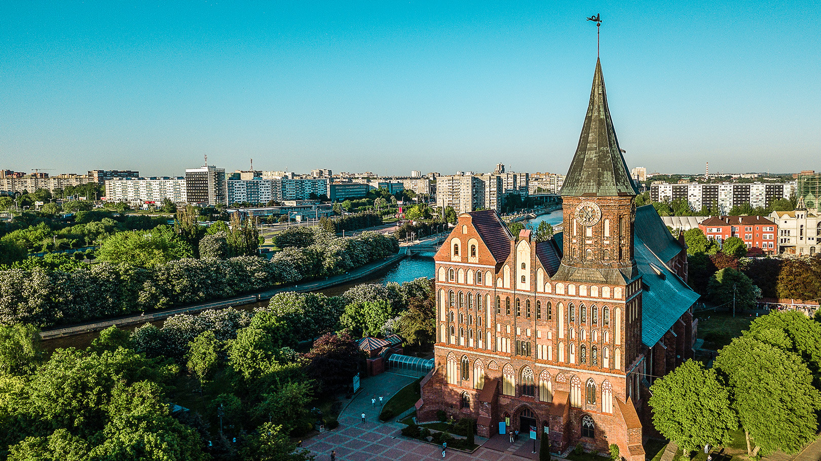 Шпиль кафедрального собора Калининград