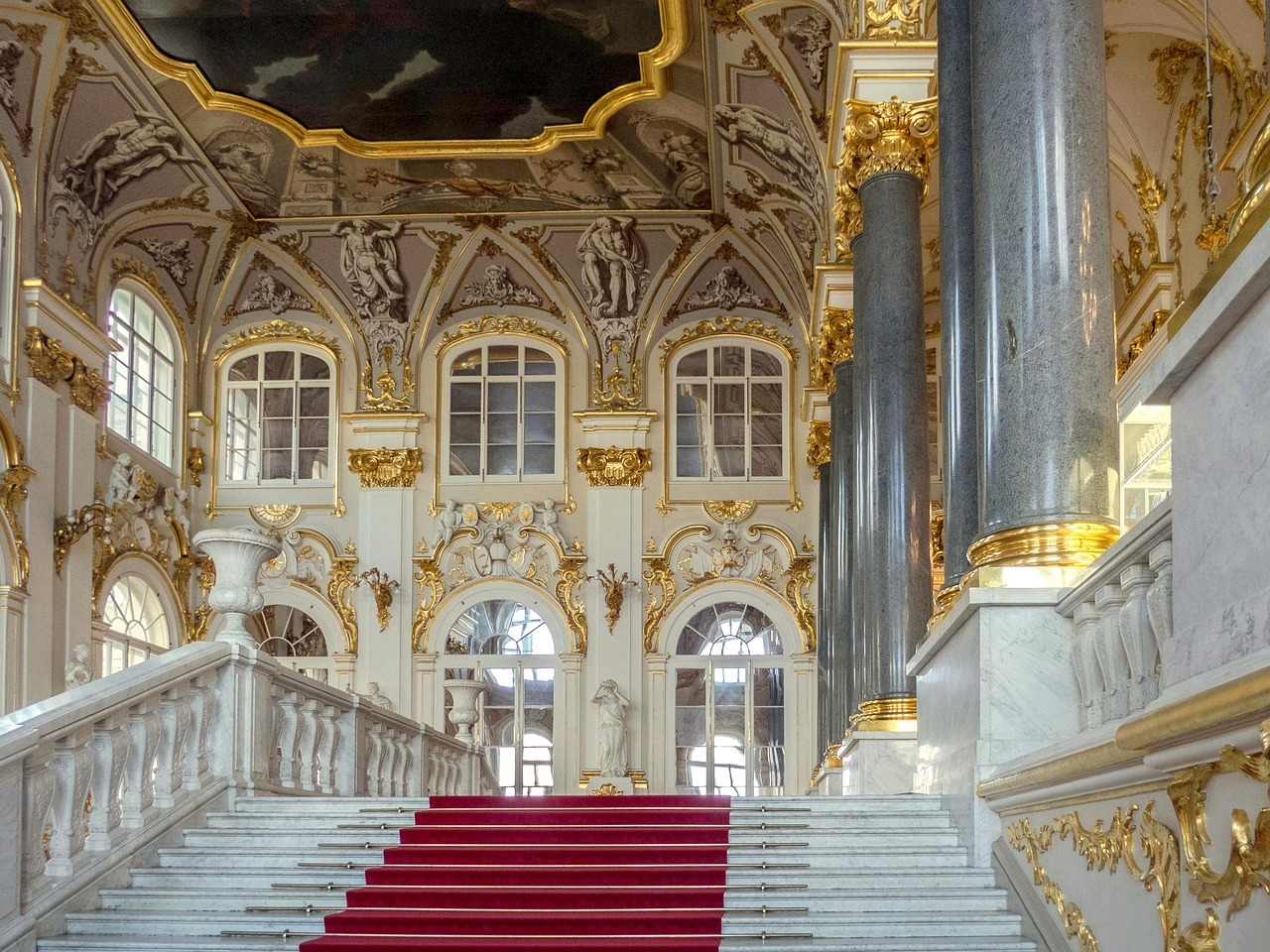 Иорданская лестница Эрмитажа в Санкт-Петербурге